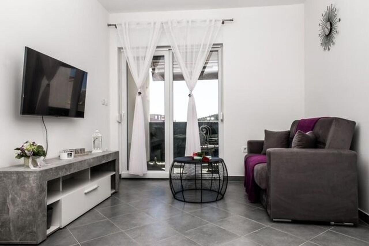 Apartments Zdeslav Rogoznica  Bagian luar foto